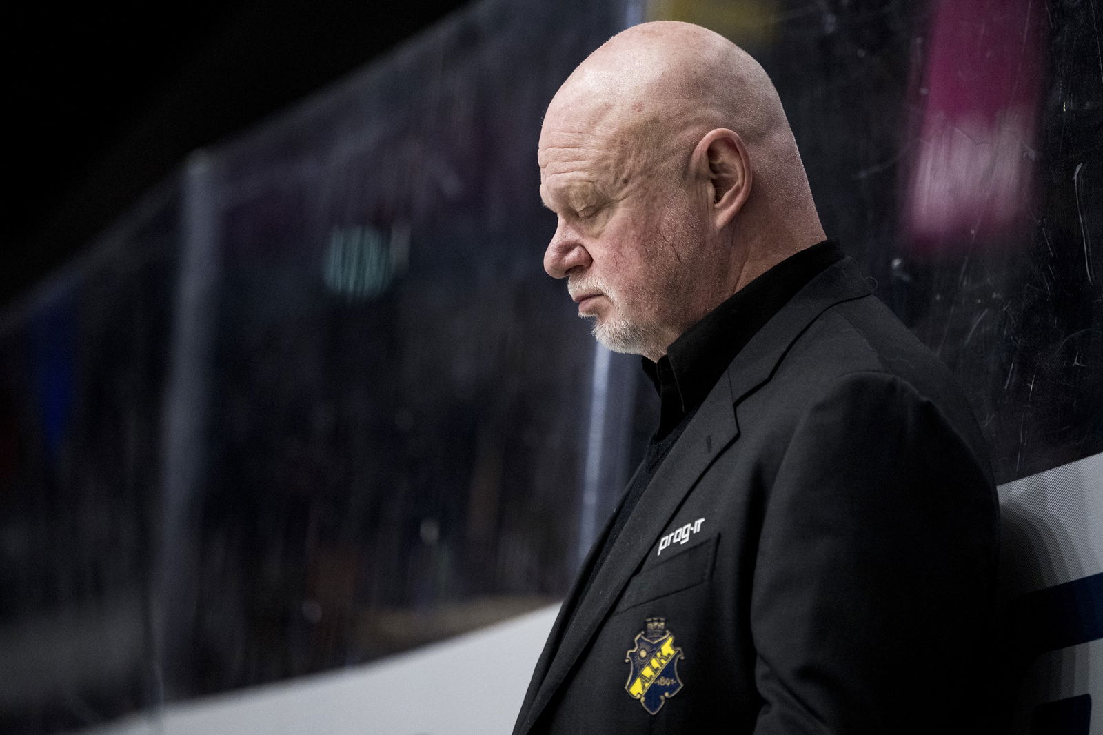 Det är uppförsbacke för Roger Melin och AIK.