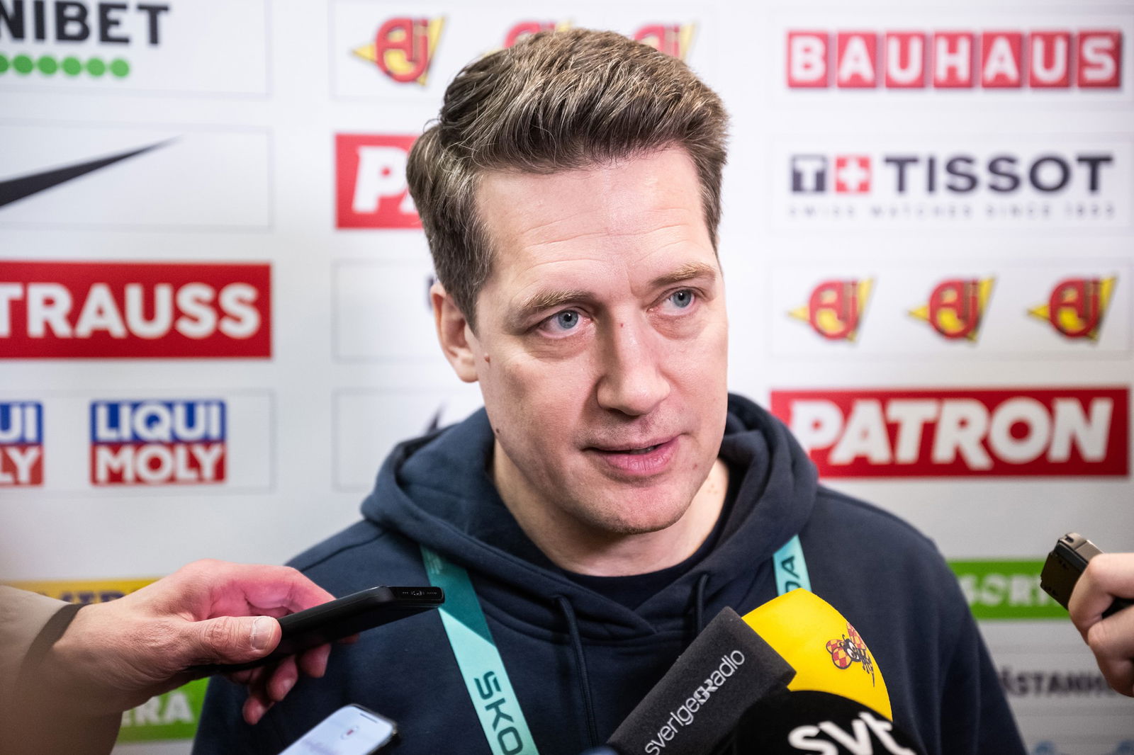 Nu börjar allvaret för Sam Hallam och Tre Kronor.