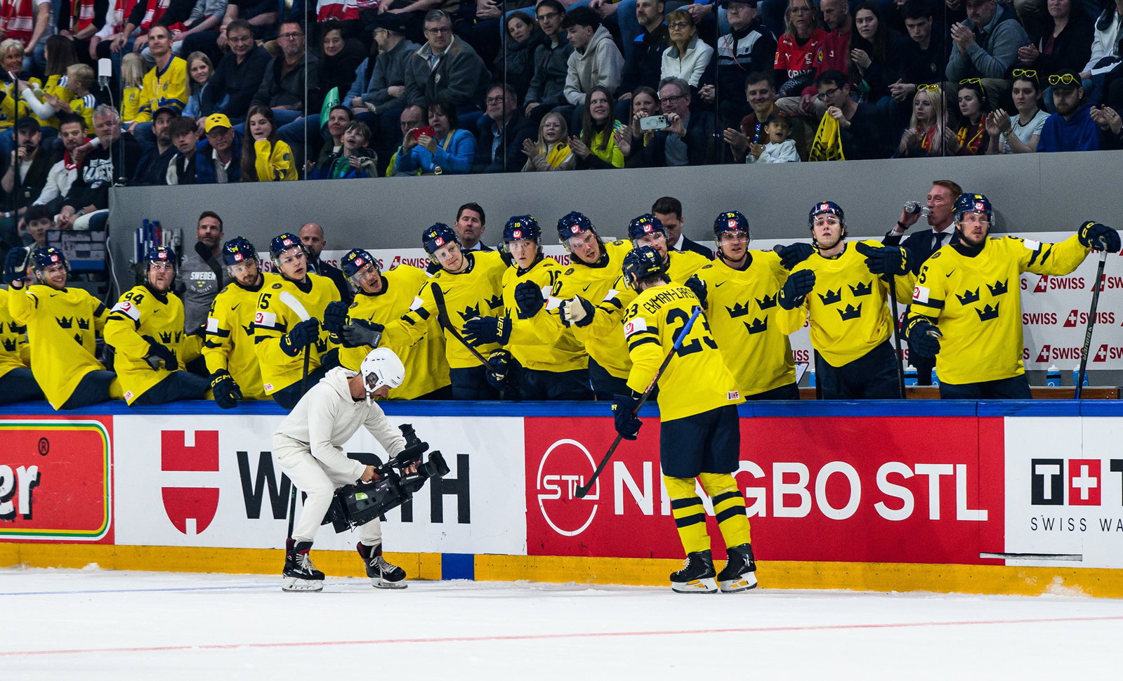Oliver Ekman-Larsson firar sitt mål mot Tjeckien.