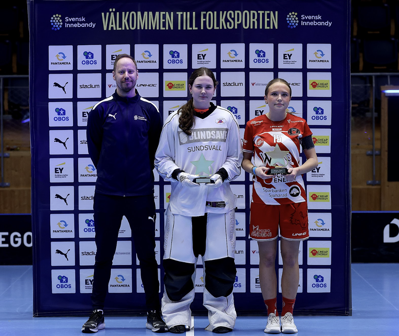 (Freja Carlsson saknas på bild)