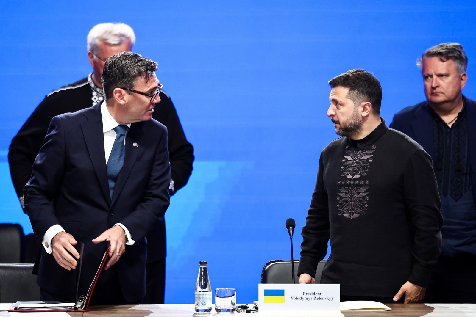 Burnham (left) and Zelenskyy (right) at the first meeting at the “Coalition of the Willing”.