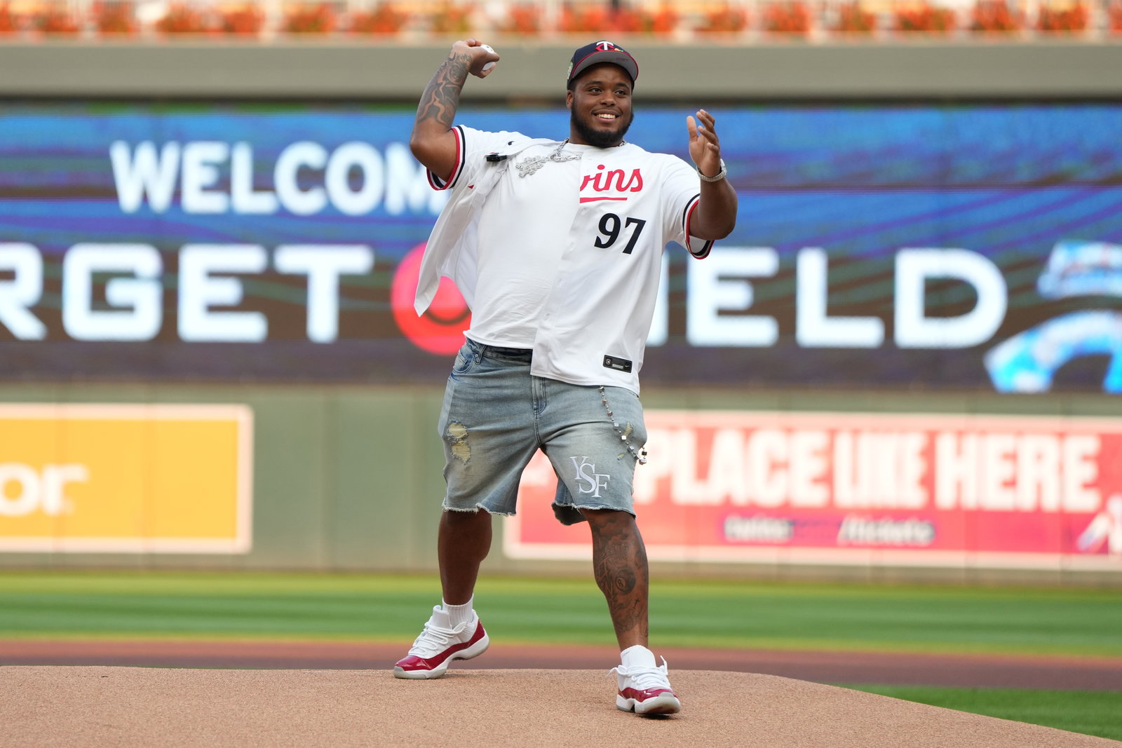 Minnesota Vikings rookie defensive tackle Domonique Orange threw out a first pitch before the Minnesota Twins game on Monday.