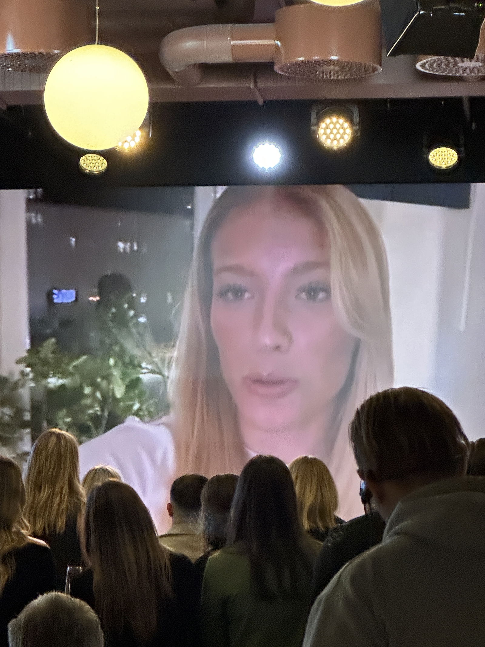 Här tackar "årets genombrott" för priset